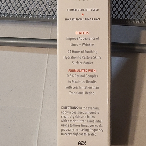 First Aid Beauty White .3% Retinol Complex Serum NIB 30 Ml/1 Oz - Picture 3 of 7